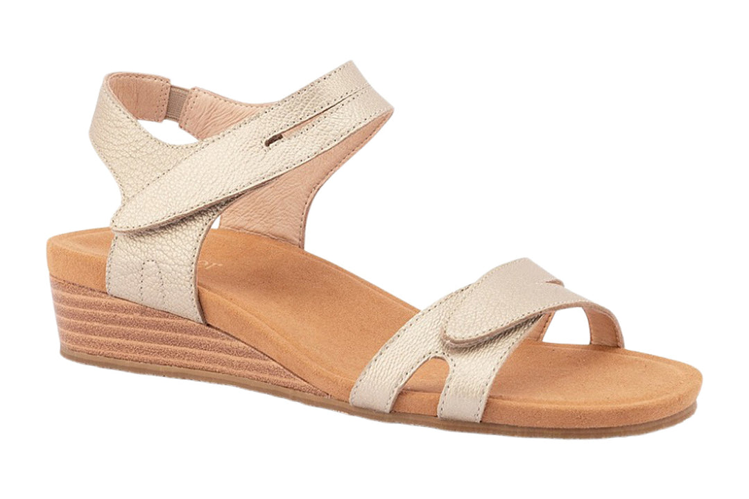 Silver Lining Utah Pebble Champagne Womens #color_metallic-gold