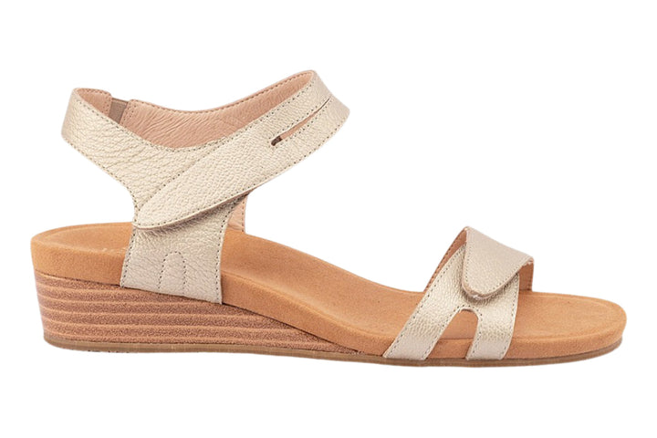 Silver Lining Utah Pebble Champagne Womens #color_metallic-gold