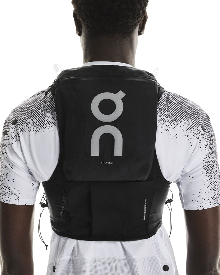 On Ultra Vest Pro Black Unisex #color_black
